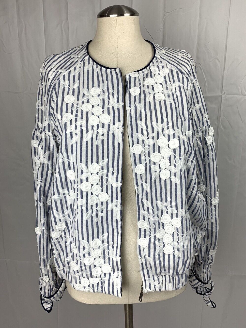 TRF Outerwear Zara Floral Blue/ White Zip Up Bomber Jacket Size L NWT Cottage